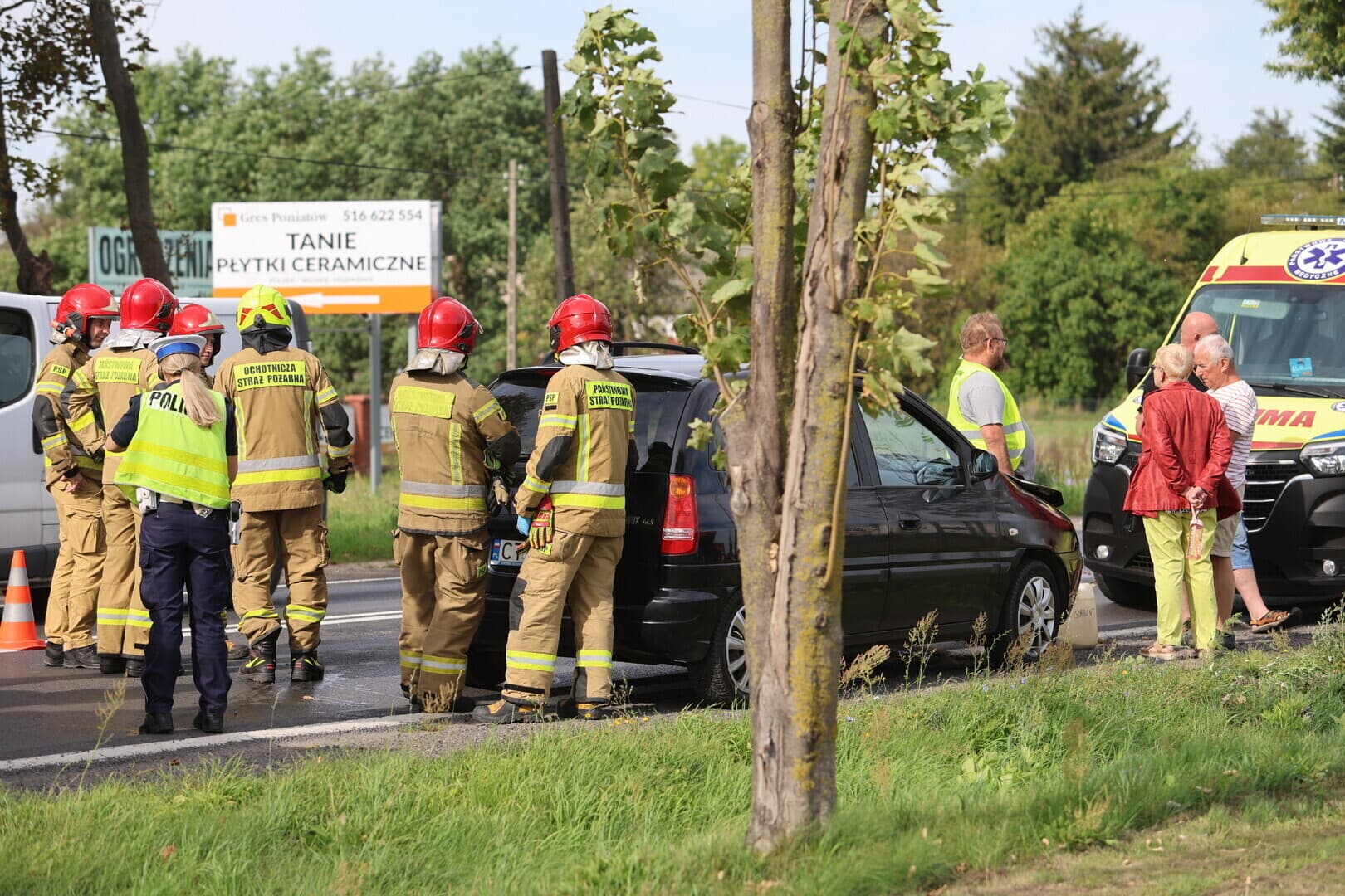 Kolejny wypadek na DK12. Zderzyły się trzy samochody, jedna osoba trafiła do szpitala