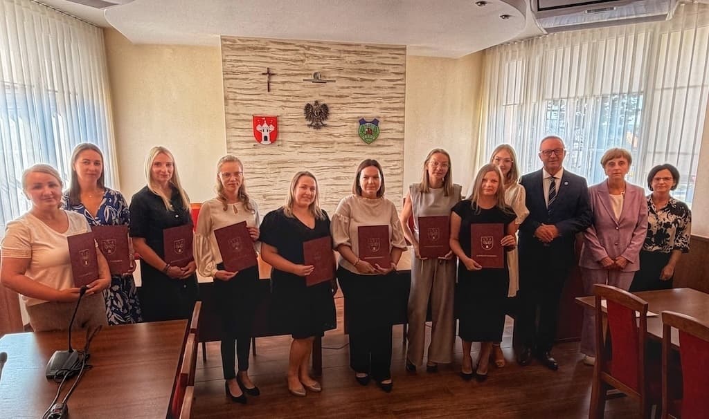 12 nauczycielek z awansem zawodowym