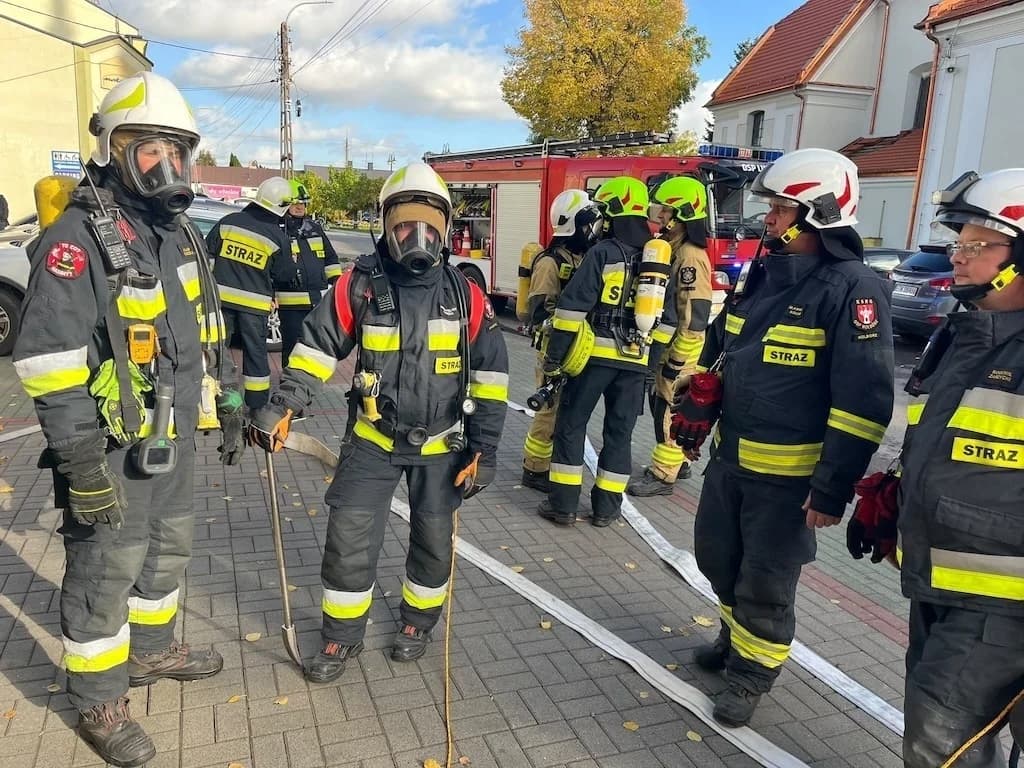 Ćwiczenia ewakuacyjne i symulacja zagrożenia bombowego w Urzędzie Miejskim w Wolborzu