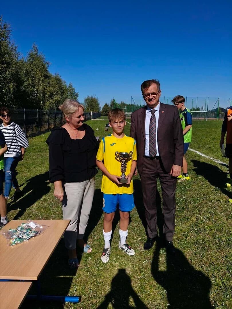 Drużyna z Moszczenicy wygrała szkolny turniej piłkarski w Jarostach
