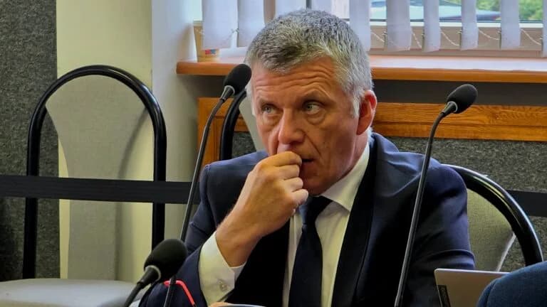 Wojewoda wydała zarządzenie zastępcze: Przemysław Winiarski traci mandat radnego Piotrkowa Trybunalskiego
