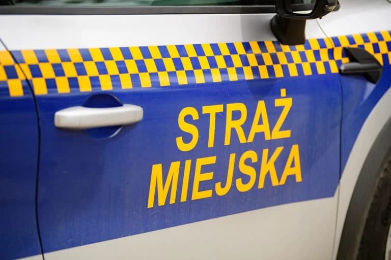 Piotrków: straż miejska zmniejsza skład, braki kadrowe wynikają z ograniczeń finansowych