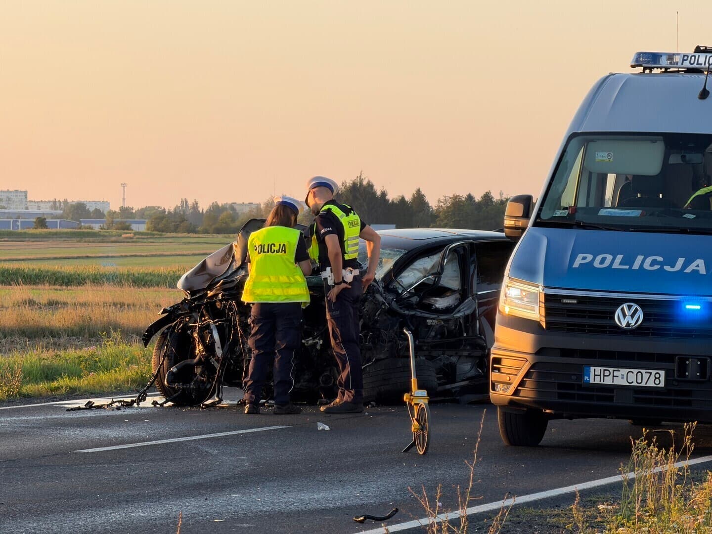 Dramatyczny wypadek na DK91 pod Piotrkowem. Nie żyje młoda kobieta