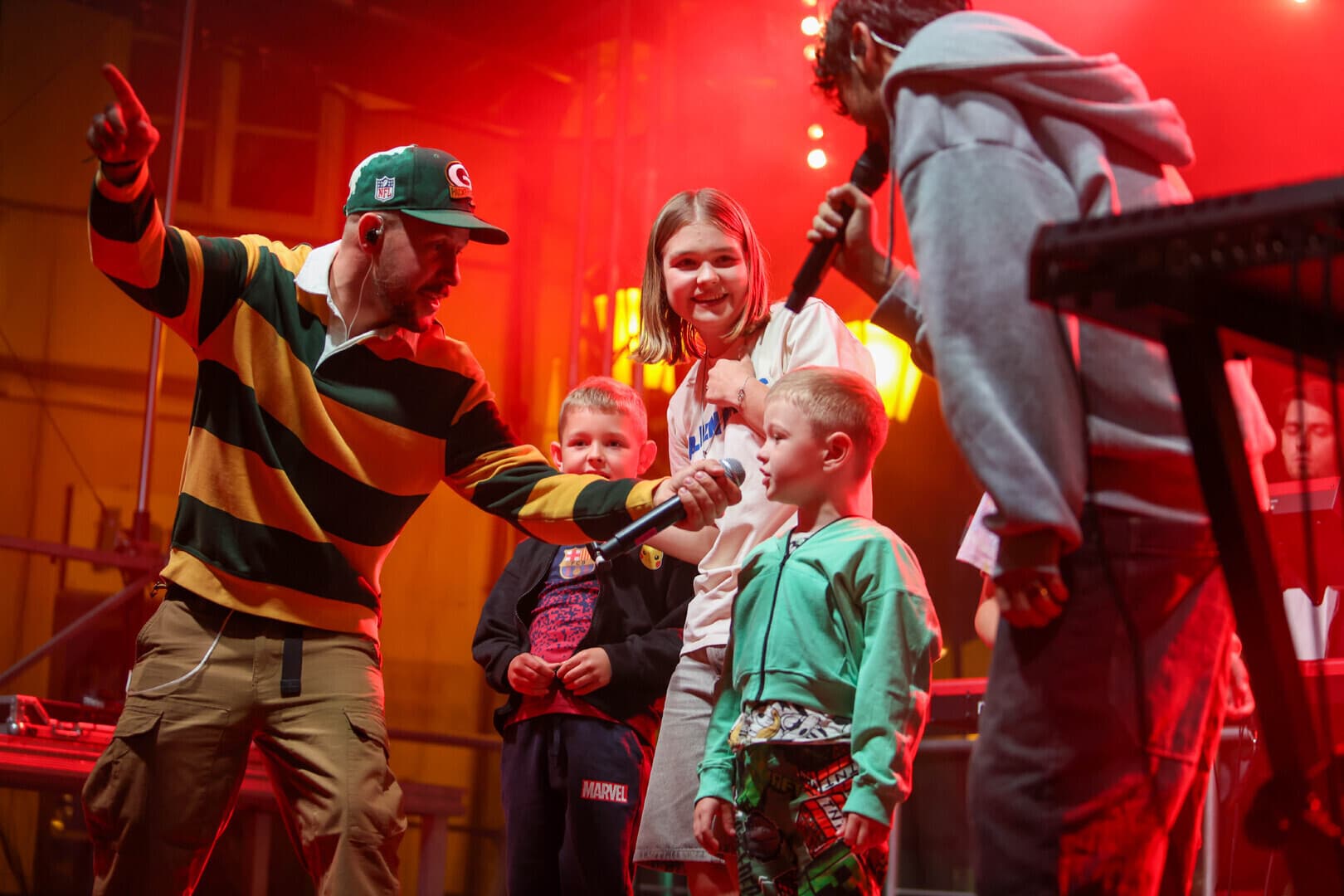 Alien i Majtis wystąpili na zakończeniu wakacji w Piotrkowie Trybunalskim. Ze sceny zaśpiewali swój hit „VIP”. Koncert przyciągnął tłumy mieszkańców