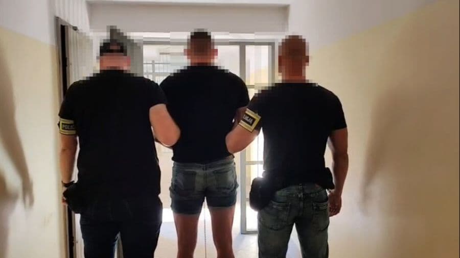 Zaprzeczał, że ma garaż. Policjanci znaleźli klucze i ponad 1,3 kg narkotyków