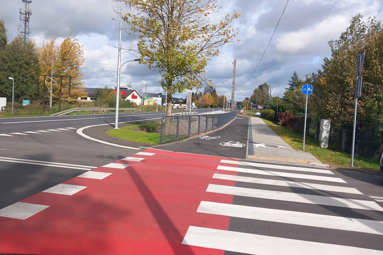 Bezpieczniej dla pieszych i rowerzystów w Bełchatowie. Nowa infrastruktura już gotowa