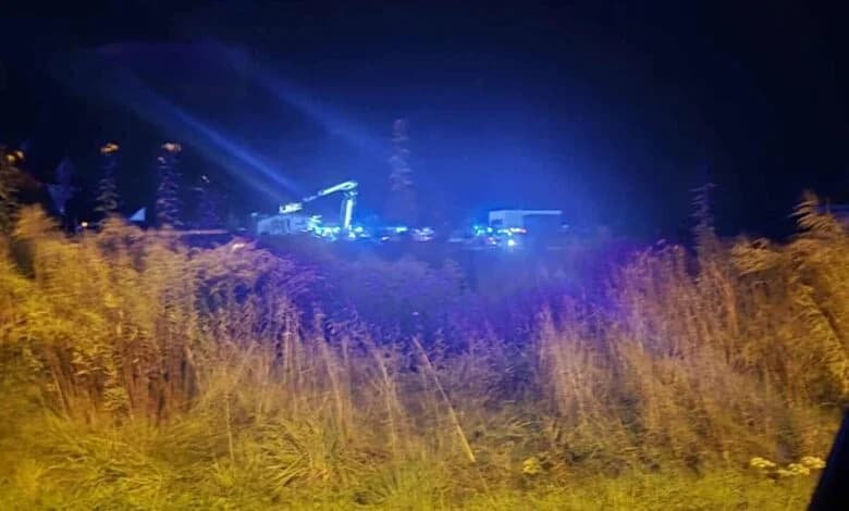 Nocny pożar garażu przy ul. Podbratek w Piotrkowie. Straty szacowane na 800 tysięcy złotych